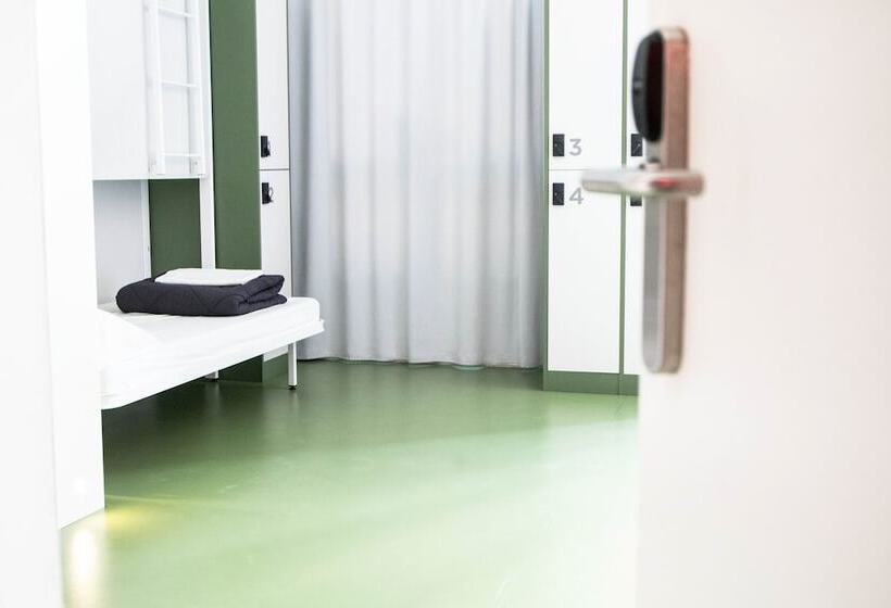 Sant Jordi Hostels Rock Palace