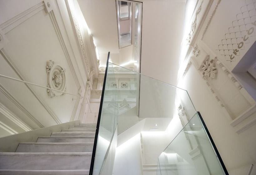 Sant Jordi Hostels Rock Palace