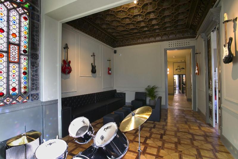 Sant Jordi Hostels Rock Palace