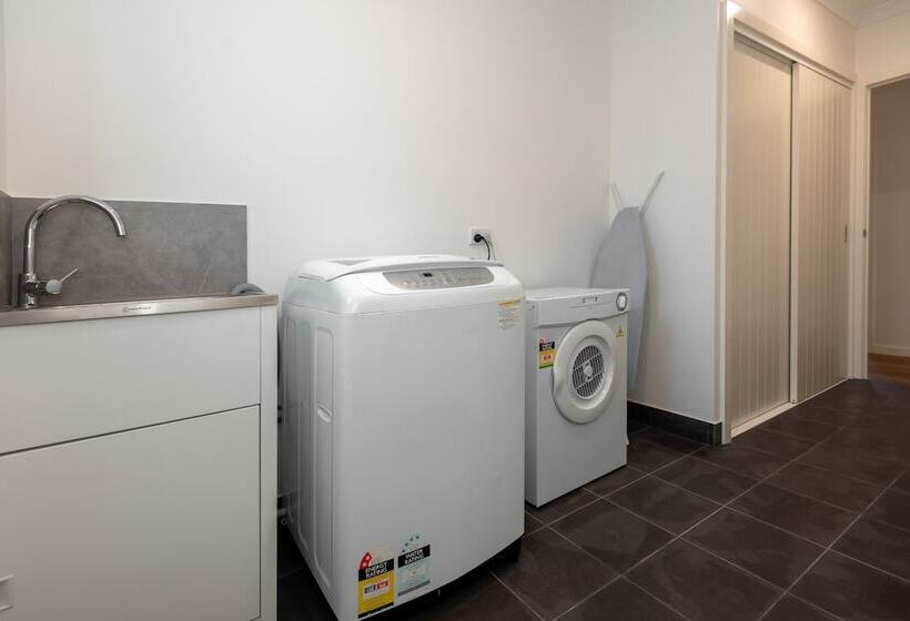 Bed and Breakfast Batemans Bay Delight