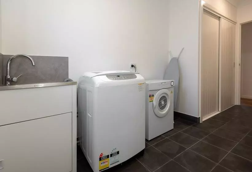 Aamiaismajoitus (B&B) Batemans Bay Delight