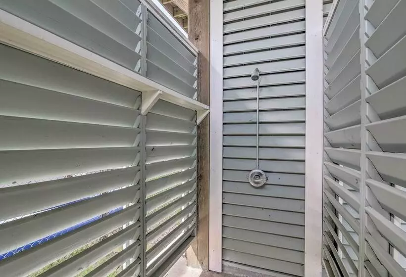 Walk To Ocean: Bright Crystal Beach House W/ Deck!