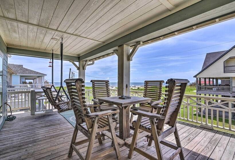 Walk To Ocean: Bright Crystal Beach House W/ Deck!