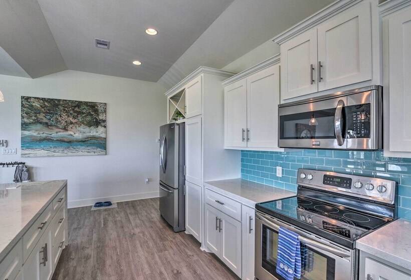 Walk To Ocean: Bright Crystal Beach House W/ Deck!