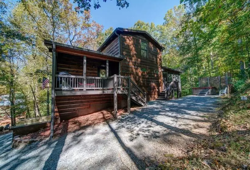 Buck Valley Lodge Mountain Getaway!