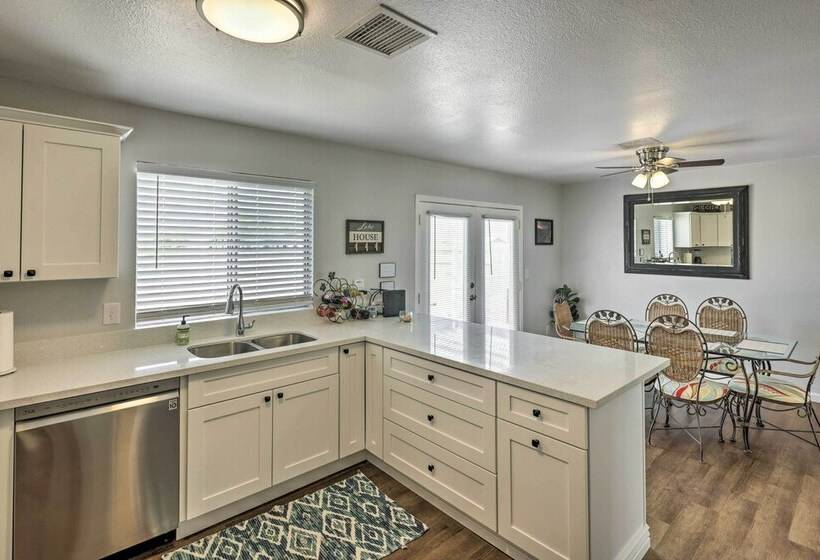 Bullhead City Home, Steps To Colorado River!