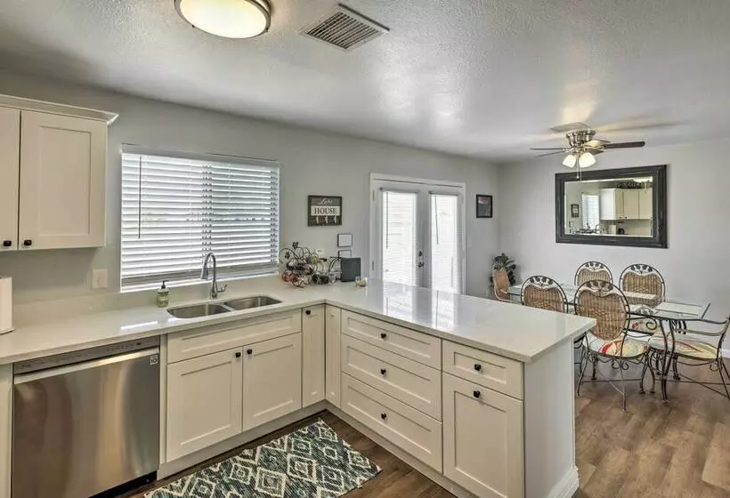 Bullhead City Home, Steps To Colorado River!