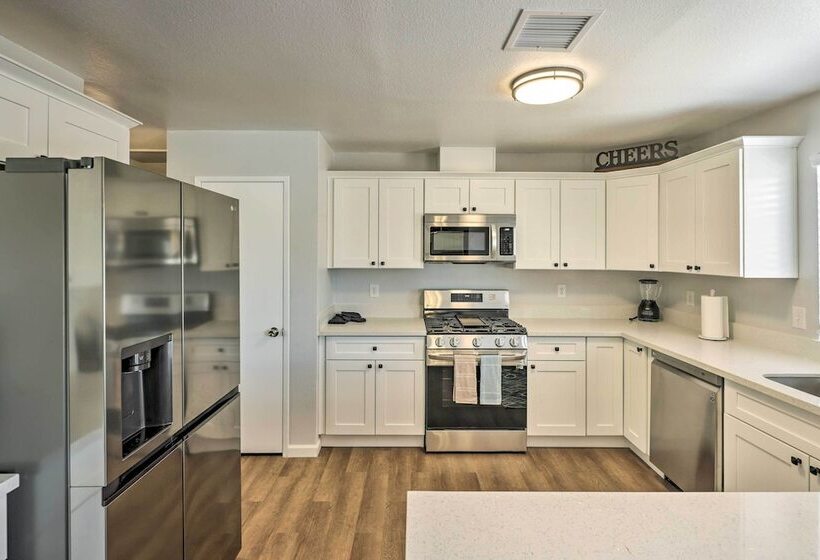 Bullhead City Home, Steps To Colorado River!