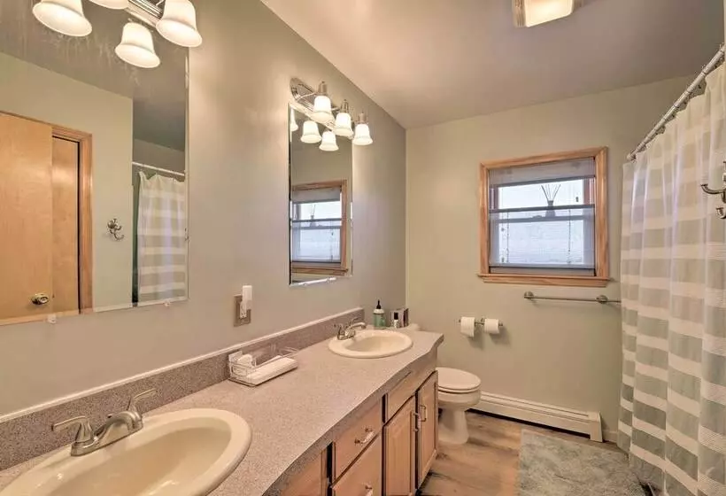 Catskills Mtn Retreat W/ Panoramic View & Fire Pit