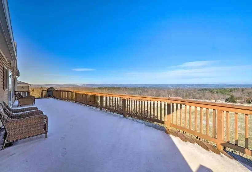 Catskills Mtn Retreat W/ Panoramic View & Fire Pit