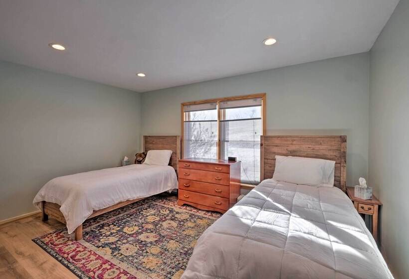 Catskills Mtn Retreat W/ Panoramic View & Fire Pit