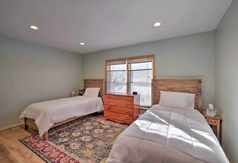 Catskills Mtn Retreat W/ Panoramic View & Fire Pit