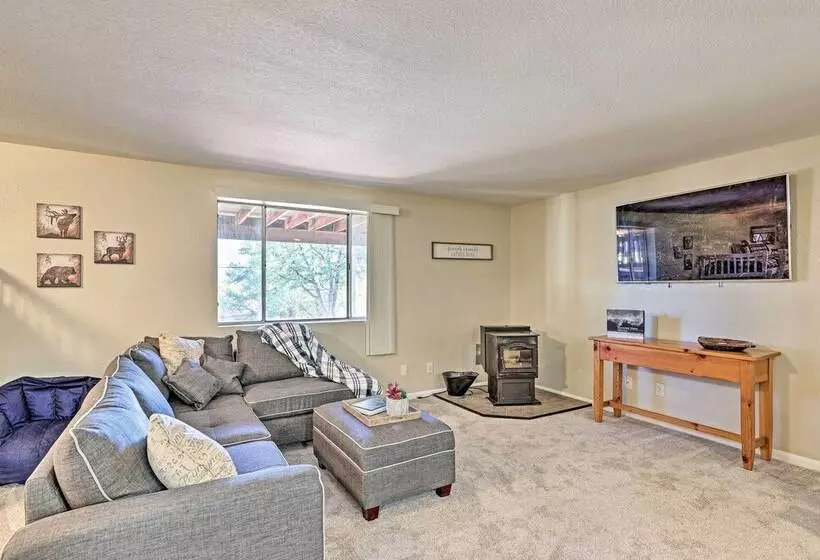 Central Pine Hideaway Family Friendly!