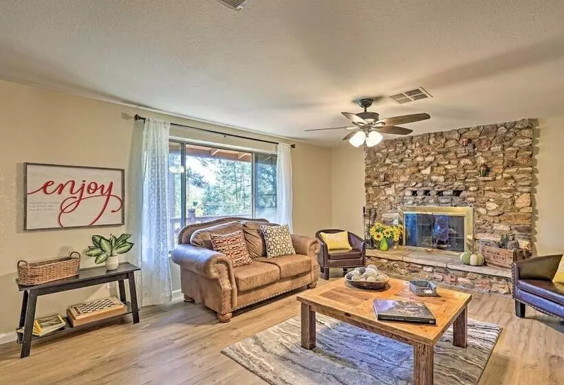 Central Pine Hideaway Family Friendly!