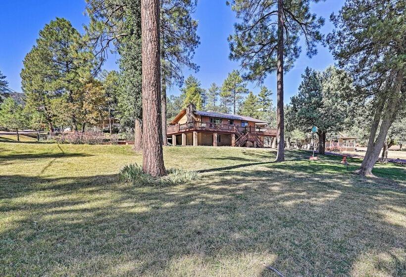 Central Pine Hideaway Family Friendly!