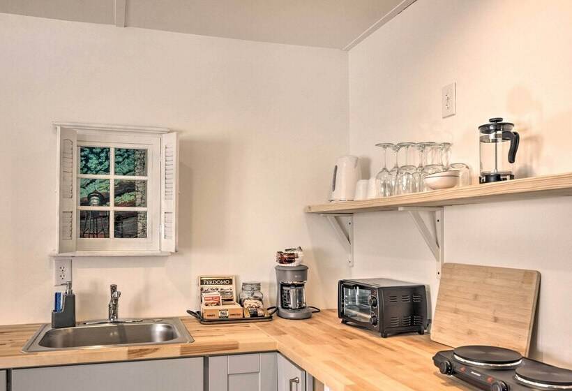 Claires Cottage ~ 4 Mi To Downtown Greenville!