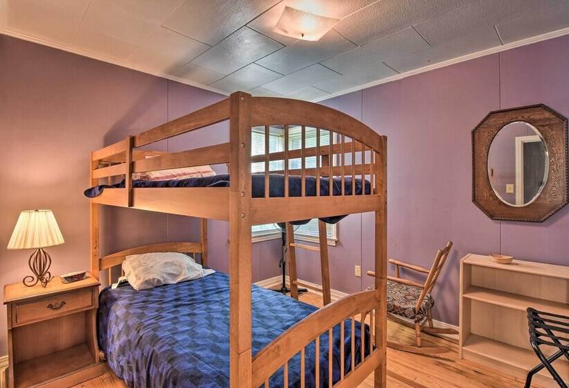 Near Dining: Columbus Cottage W/ Furnished Deck!