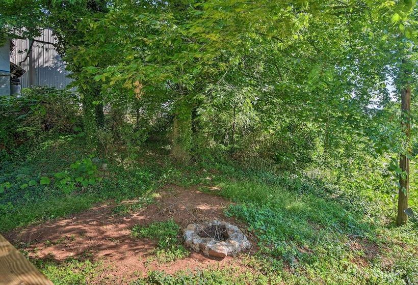 Near Dining: Columbus Cottage W/ Furnished Deck!