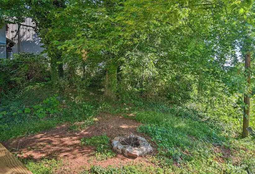 Near Dining: Columbus Cottage W/ Furnished Deck!