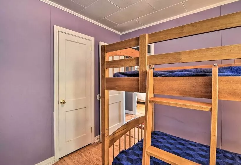 Near Dining: Columbus Cottage W/ Furnished Deck!