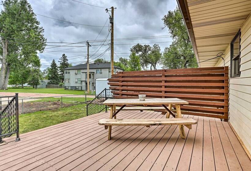 Quiet Rapid City Home Walk To Canyon Lake Park