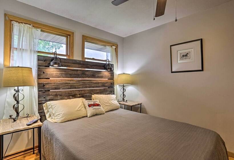 Quiet Rapid City Home Walk To Canyon Lake Park