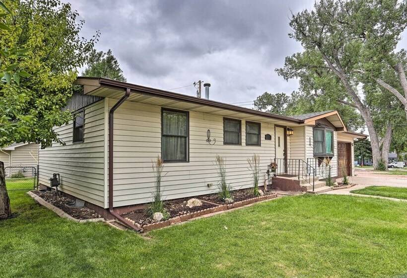 Quiet Rapid City Home Walk To Canyon Lake Park