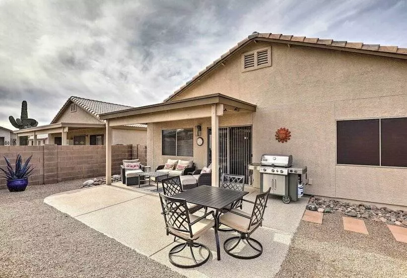 Desert Dwelling Near Trails & Tucson Art Scene!