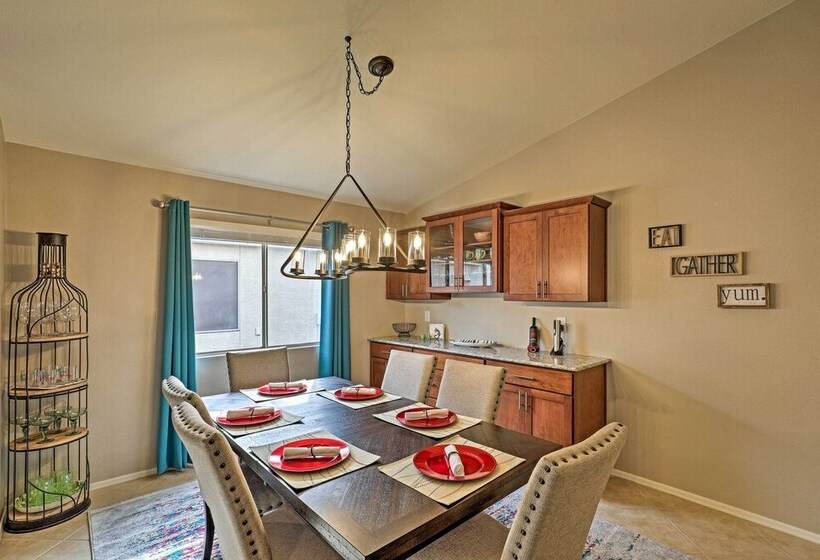 Desert Dwelling Near Trails & Tucson Art Scene!