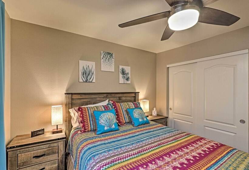 Desert Dwelling Near Trails & Tucson Art Scene!