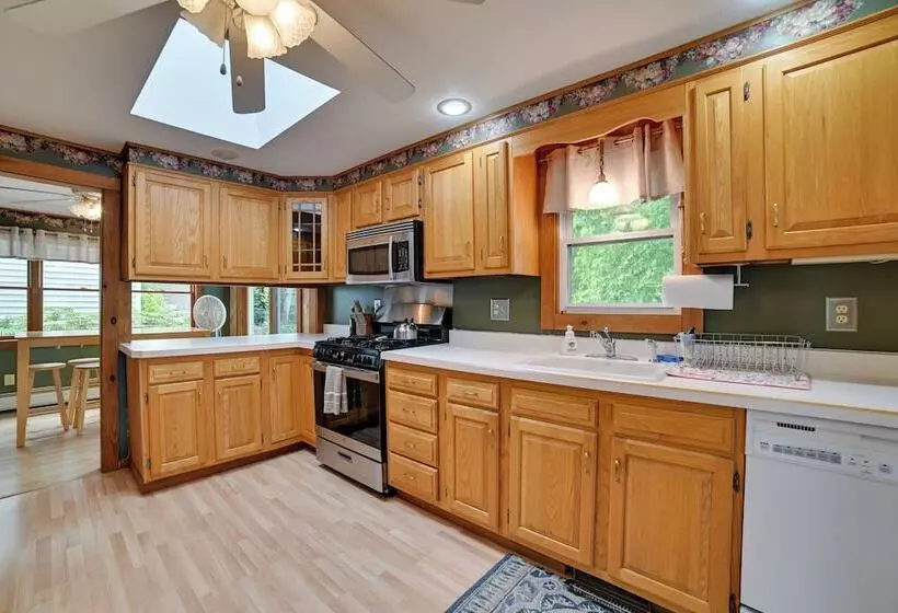 Cayuga Lake Retreat In Seneca Falls W/ Dock!