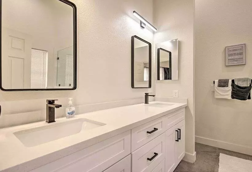 Glendale Family Home: Close To Golf & Westgate