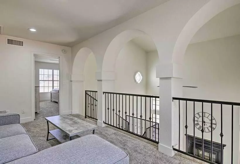 Glendale Family Home: Close To Golf & Westgate