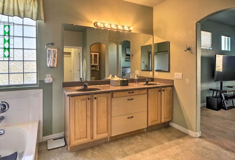 Golfer S Paradise: Oro Valley Home W/ Pool!