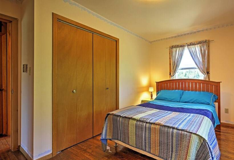 Hot Tub + Mtn Views: Gore Pass Kremmling Cabin