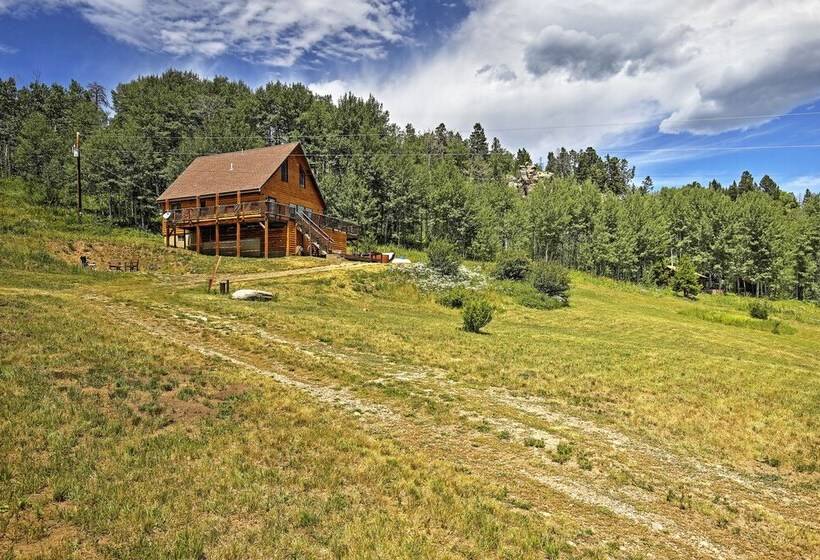 Hot Tub + Mtn Views: Gore Pass Kremmling Cabin