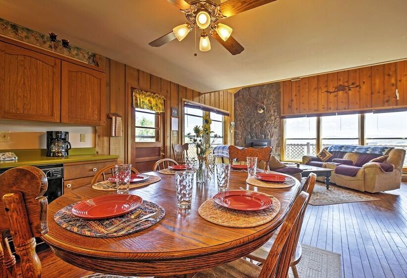 Hot Tub + Mtn Views: Gore Pass Kremmling Cabin