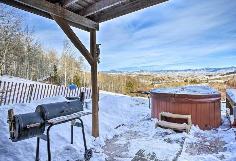 Hot Tub + Mtn Views: Gore Pass Kremmling Cabin