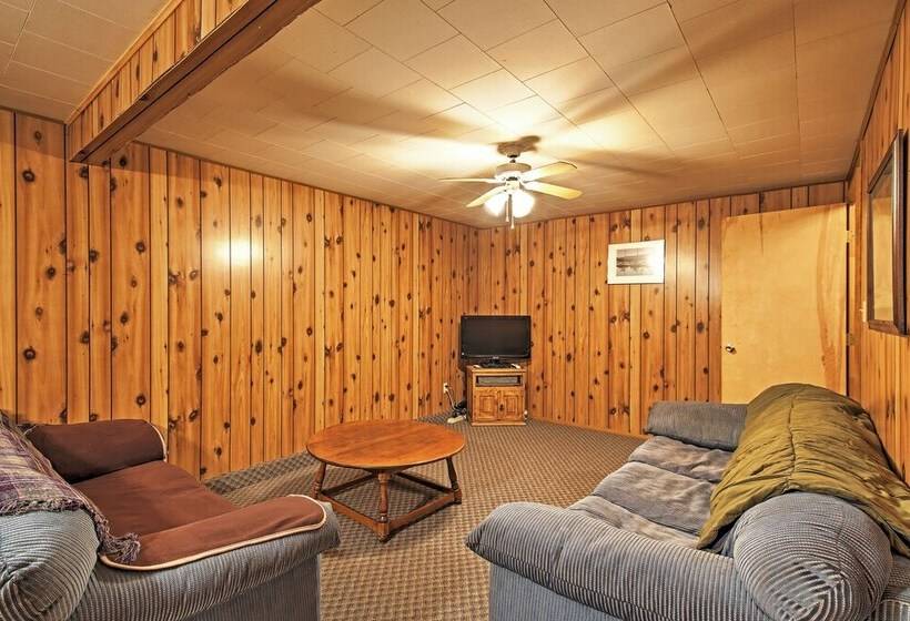 Hot Tub + Mtn Views: Gore Pass Kremmling Cabin