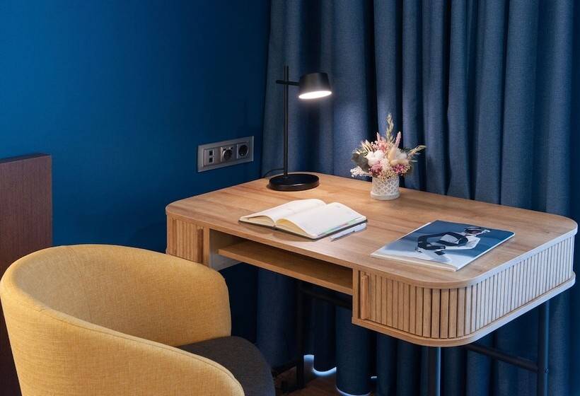 هتل Crowne Plaza Madrid Centre Retiro, An Ihg