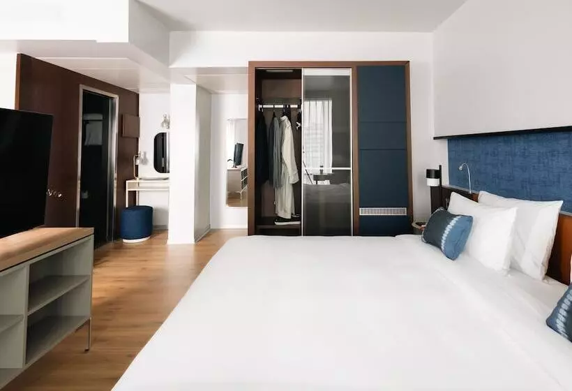 هتل Crowne Plaza Madrid   Centre Retiro, An Ihg