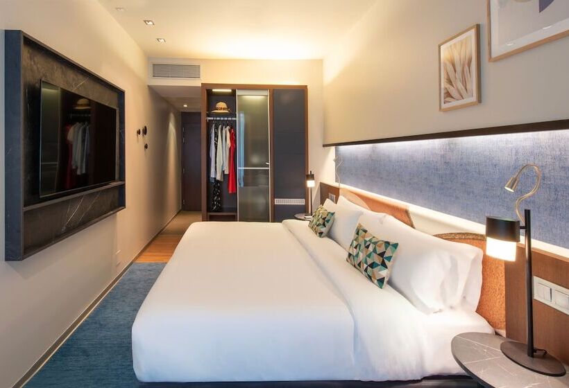 هتل Crowne Plaza Madrid Centre Retiro, An Ihg