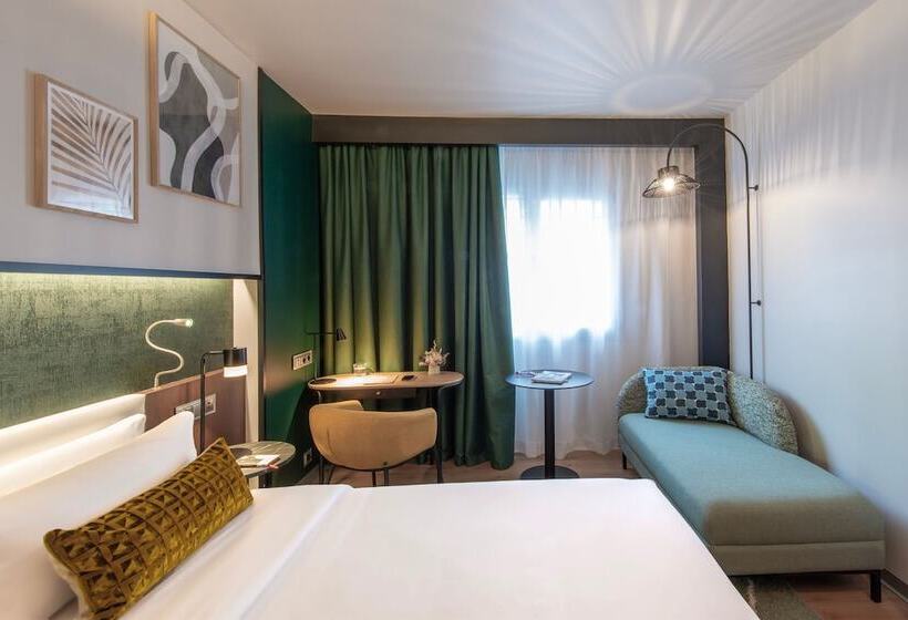 هتل Crowne Plaza Madrid Centre Retiro, An Ihg