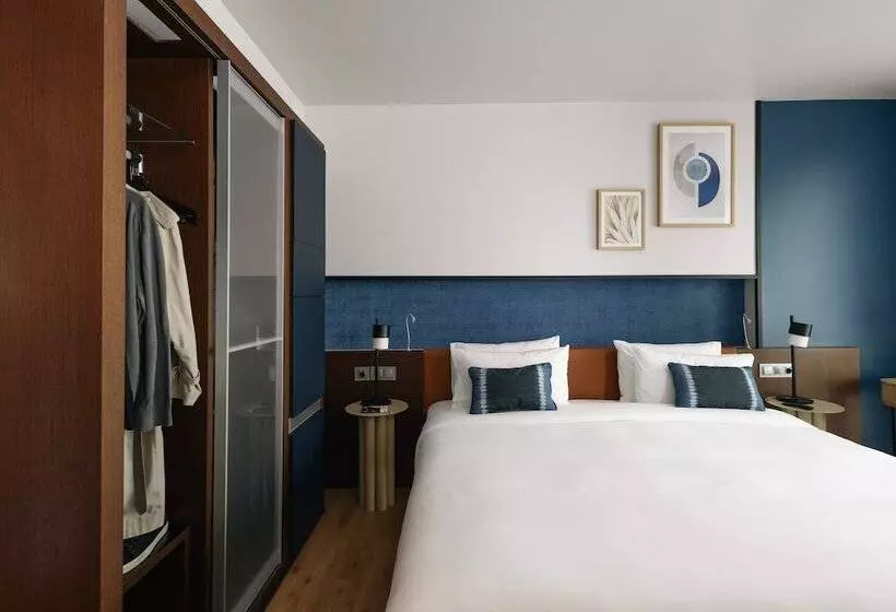 هتل Crowne Plaza Madrid   Centre Retiro, An Ihg