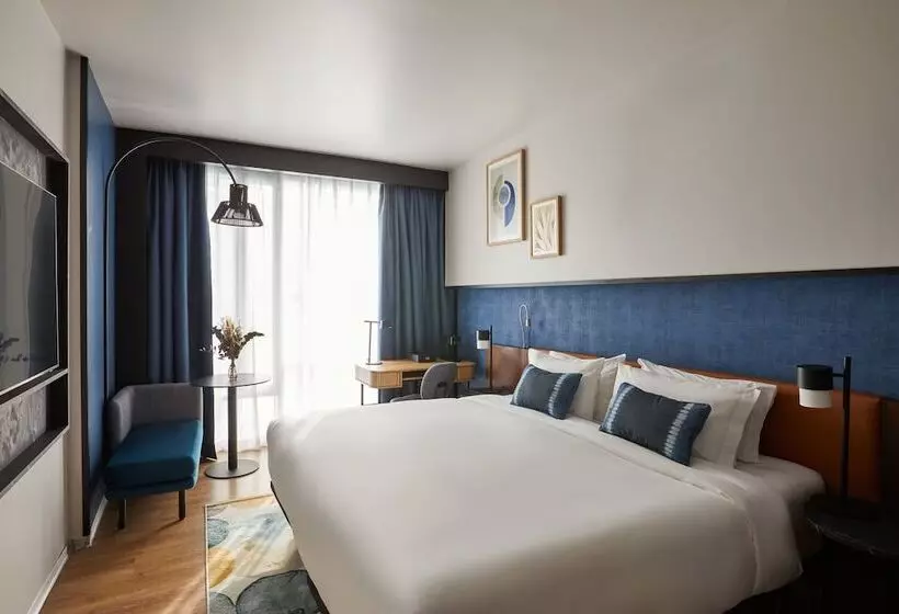 هتل Crowne Plaza Madrid   Centre Retiro, An Ihg