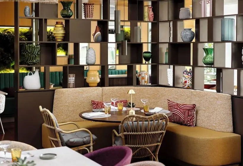 هتل Crowne Plaza Madrid   Centre Retiro, An Ihg