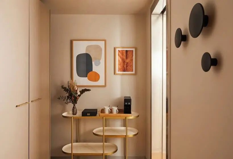 هتل Crowne Plaza Madrid   Centre Retiro, An Ihg