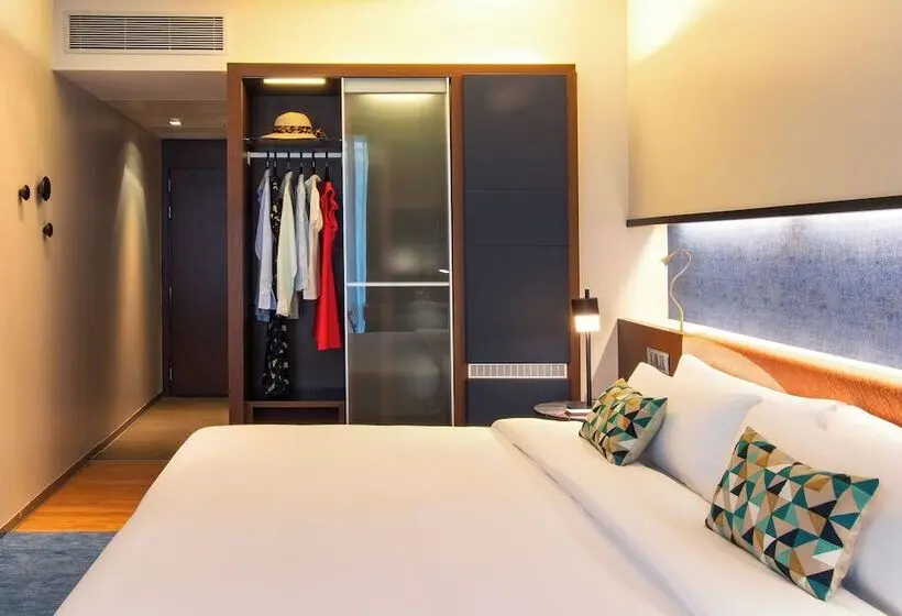 هتل Crowne Plaza Madrid   Centre Retiro, An Ihg