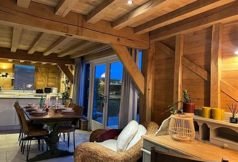 فندق ريفى The Hen House