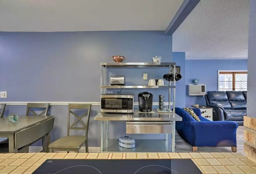 Lake Erie Waterfront Home W/ Sunroom & Yard!